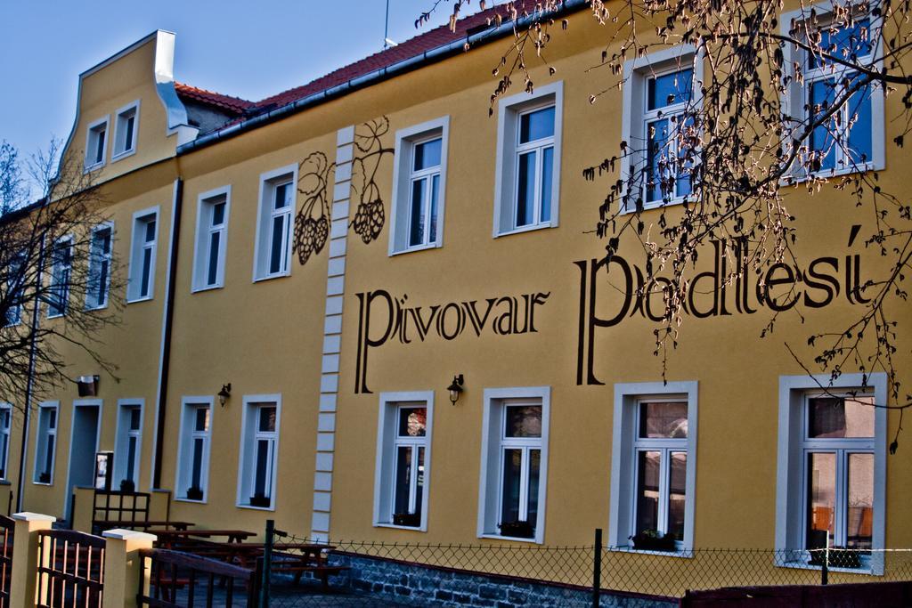 Penzion Pivovar Podlesí Příbram Esterno foto