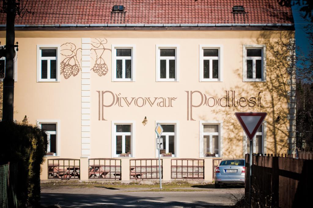 Penzion Pivovar Podlesí Příbram Esterno foto