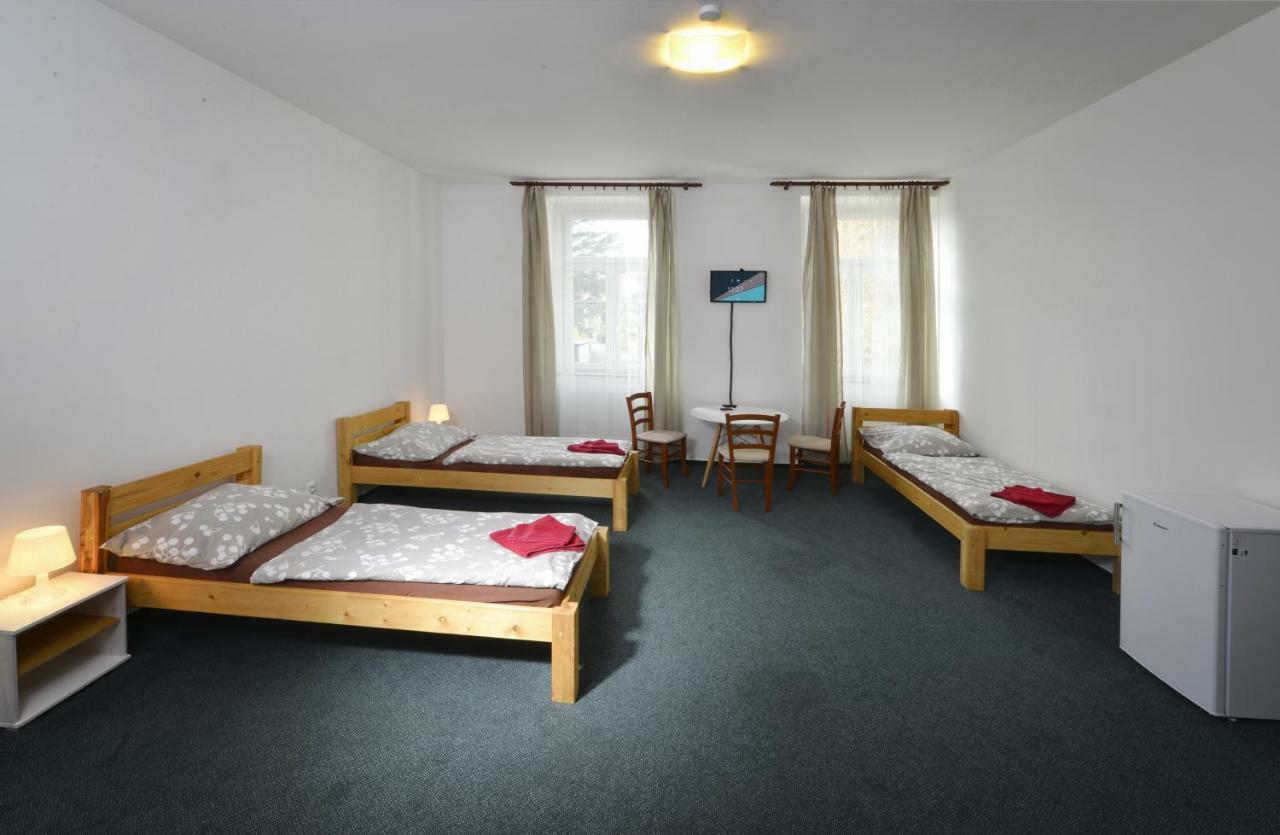Penzion Pivovar Podlesí Příbram Esterno foto